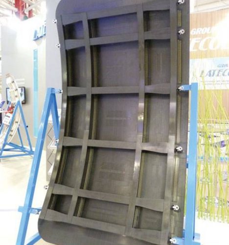Fabricant étuve polymérisation composite porte carbone aéronautique